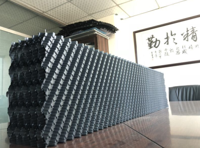 薄如紙的PVC填料居然能站65KG重量的人！